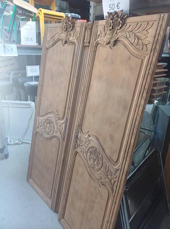 Set of 2 Norman-style wardrobe doors