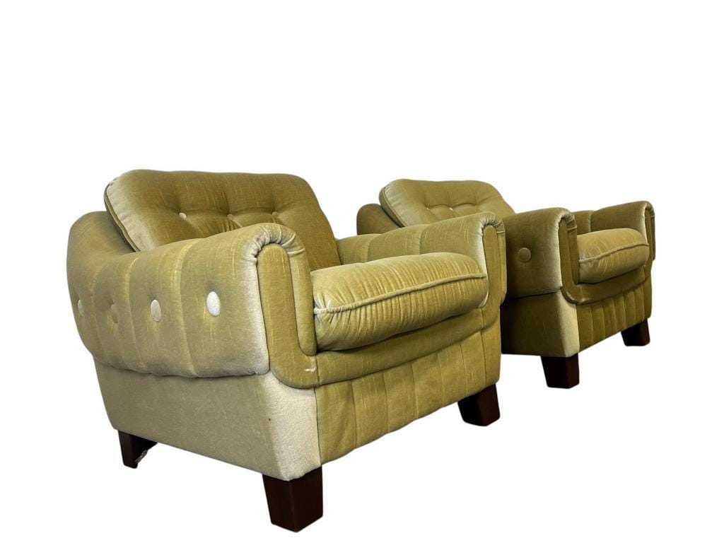 Set of 2 XL vintage single armchairs in space age style.