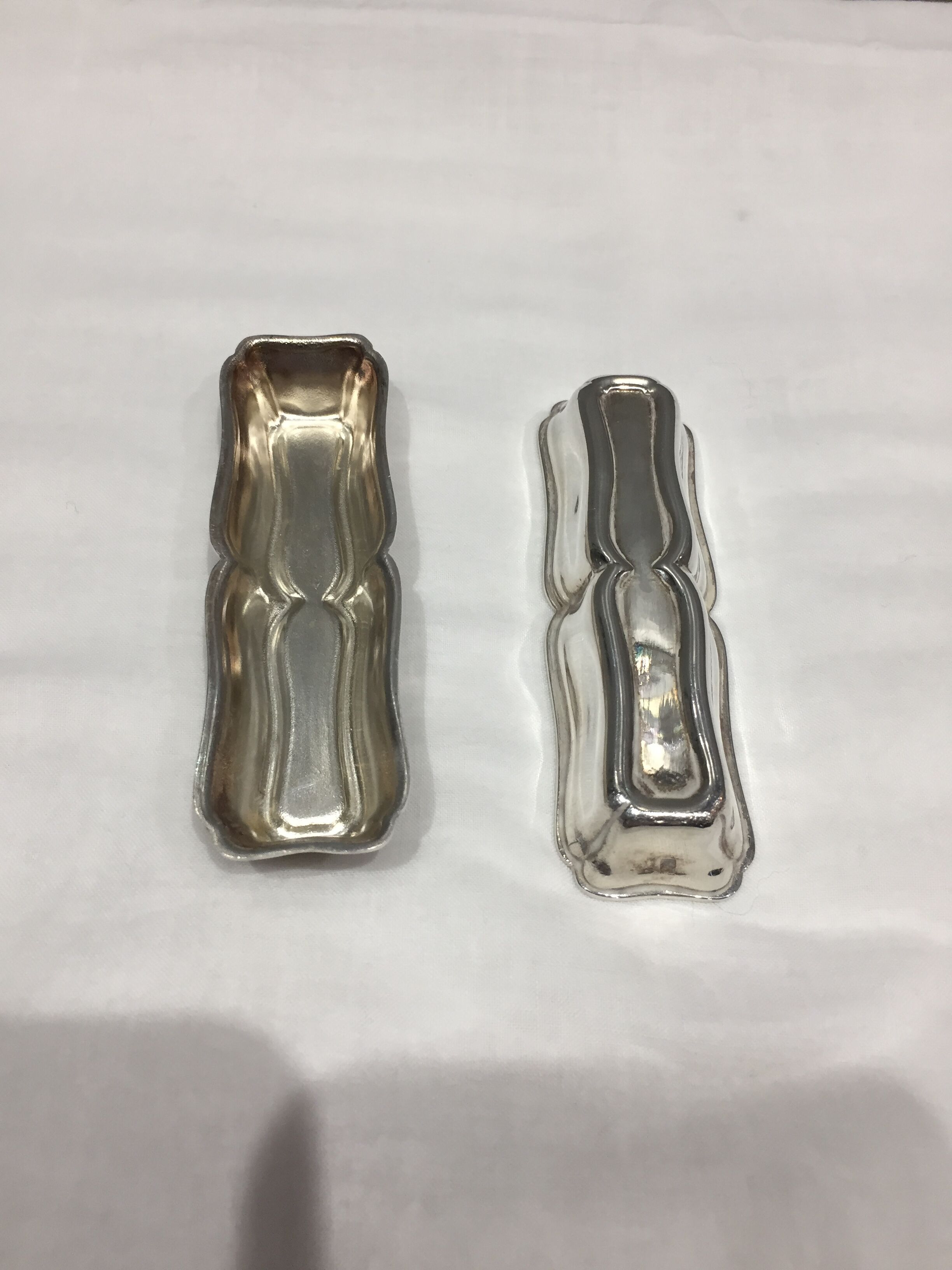 Lot of 12 silver metal knive holders