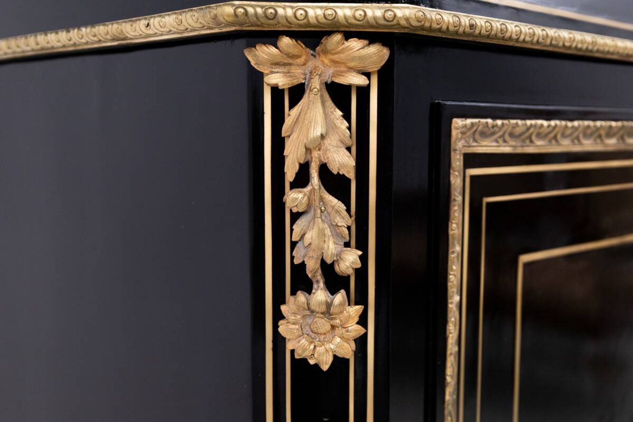 Commode de style Napoléon III, France, vers 1880.