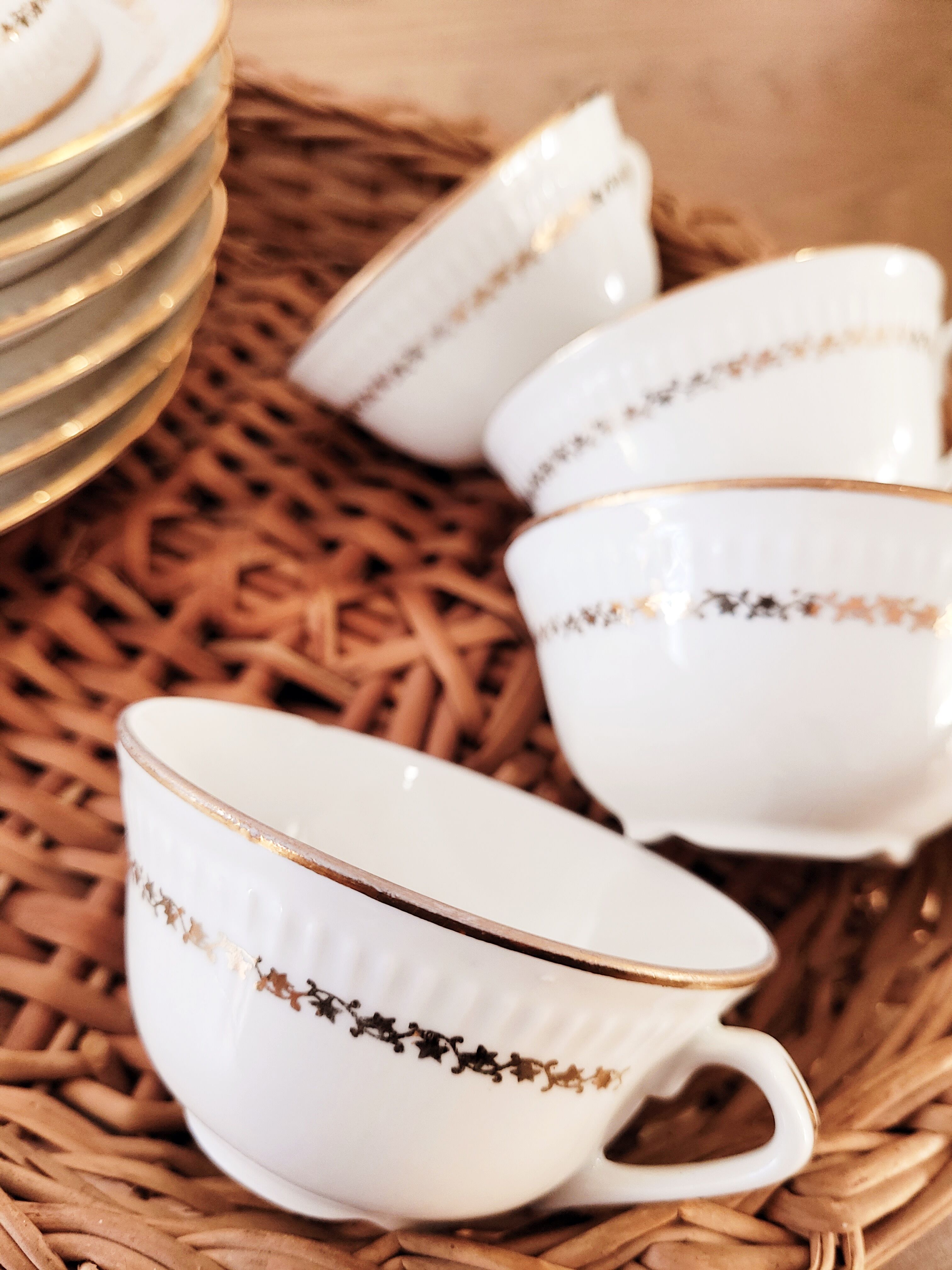 cups and saucers porcelain Vierzon