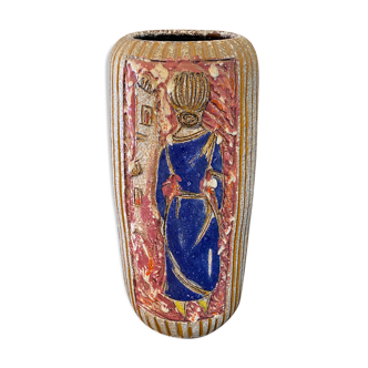 Large ceramic vase decorated with women
