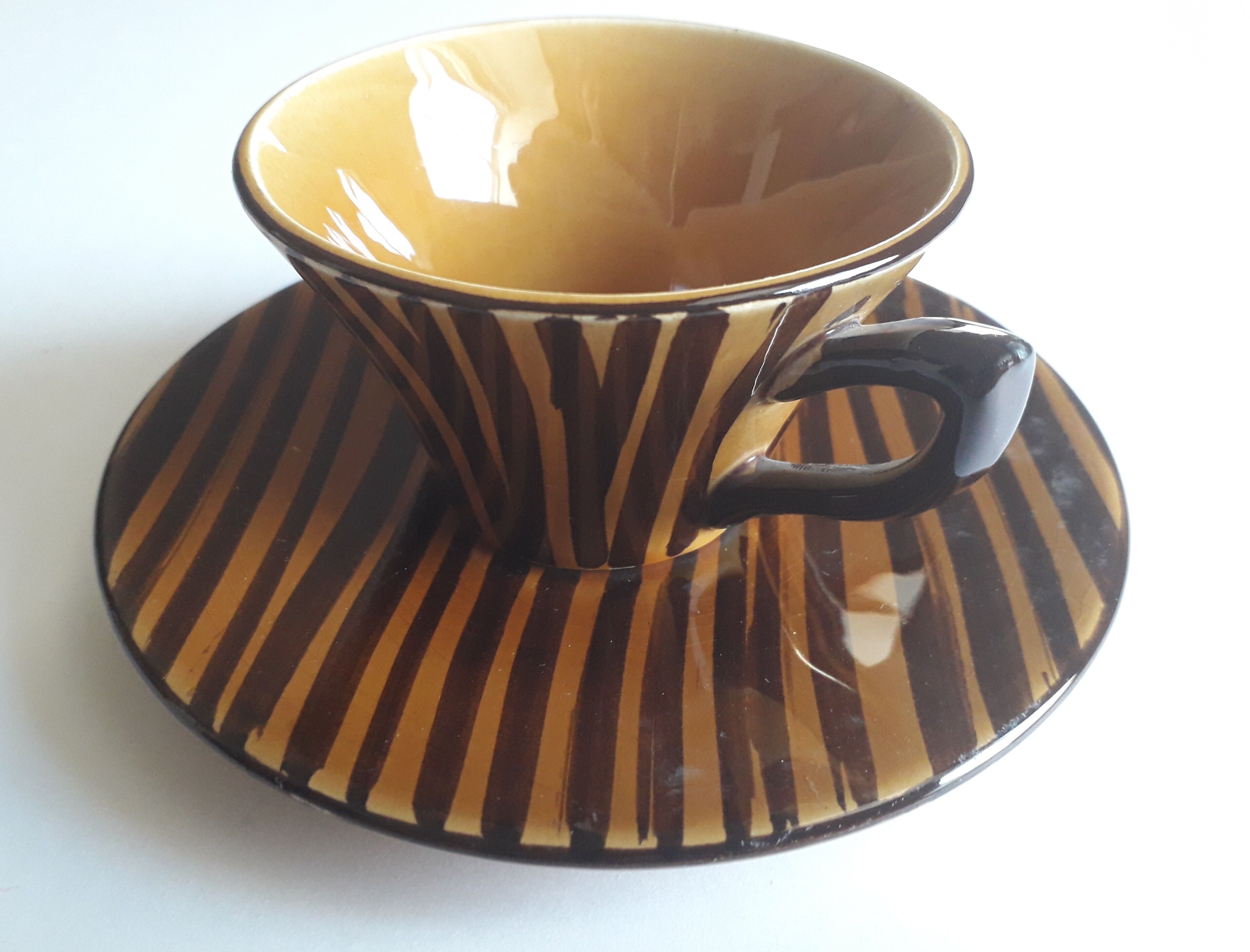 Domino model zebra coffee cups