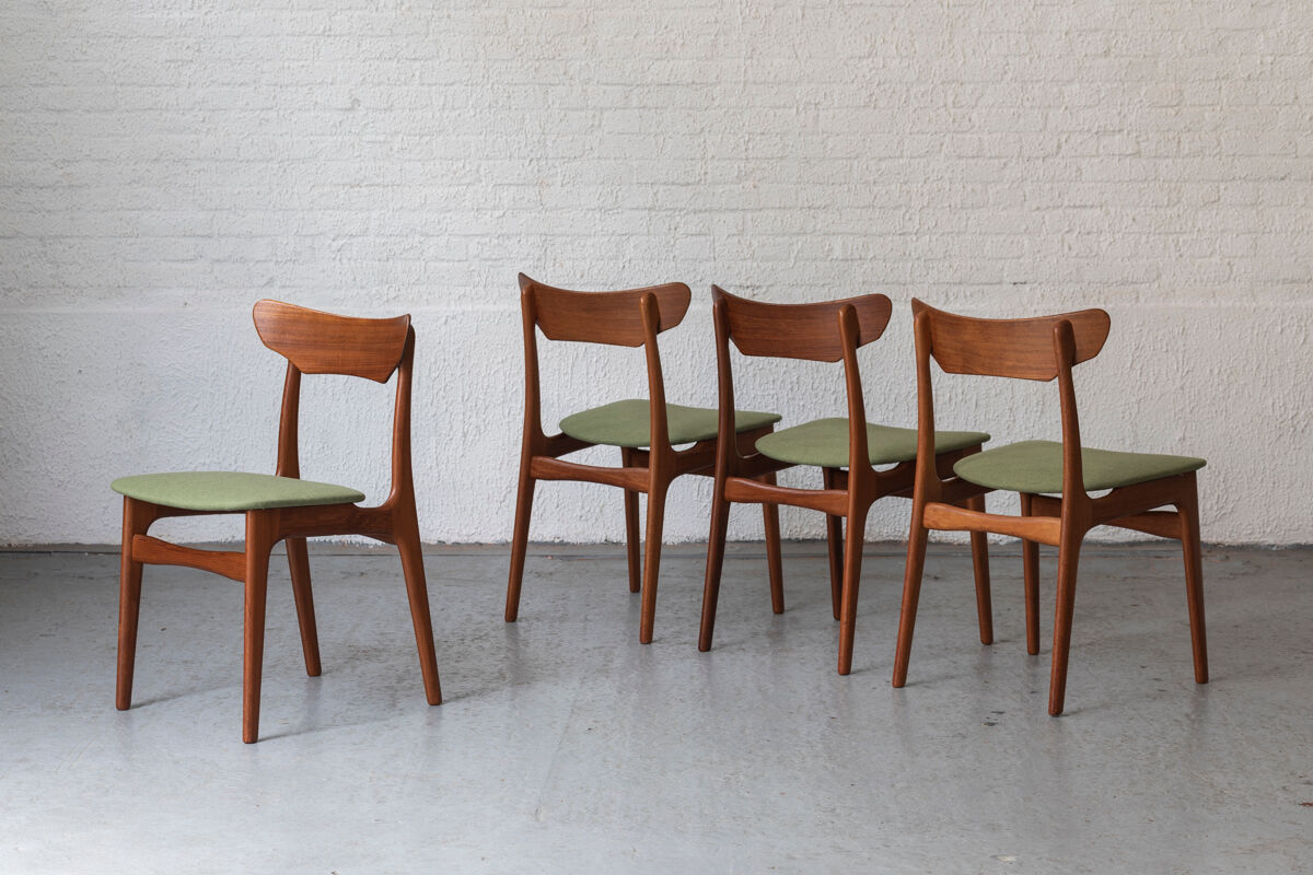 Set of 4 dining chairs by Schiønning & Elgaard with green seat