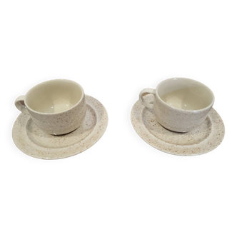 2 tasses avec soucoupes en grès émaillé