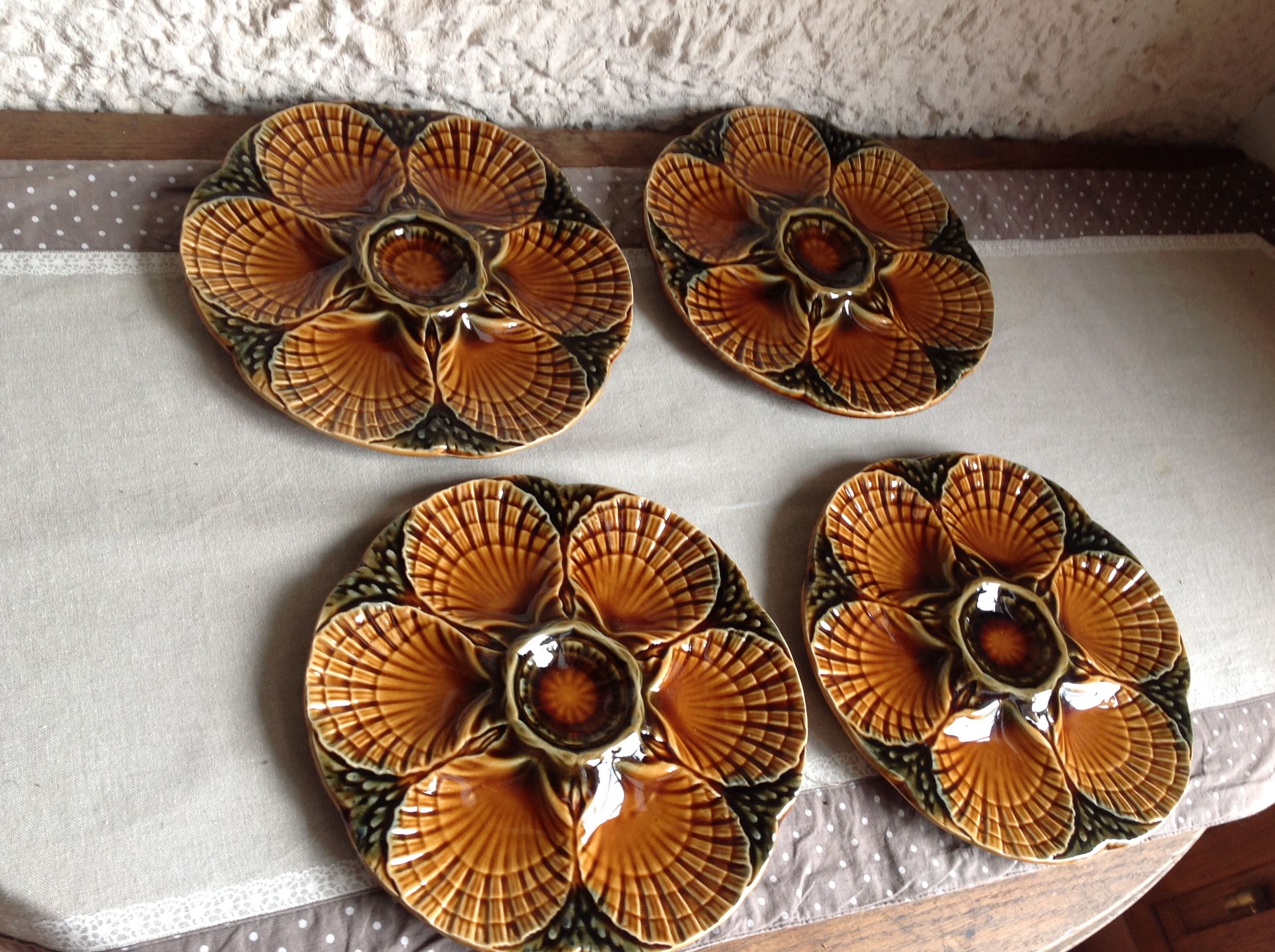 Four oyster plates in sarreguemines / vintage polychrome dabbling