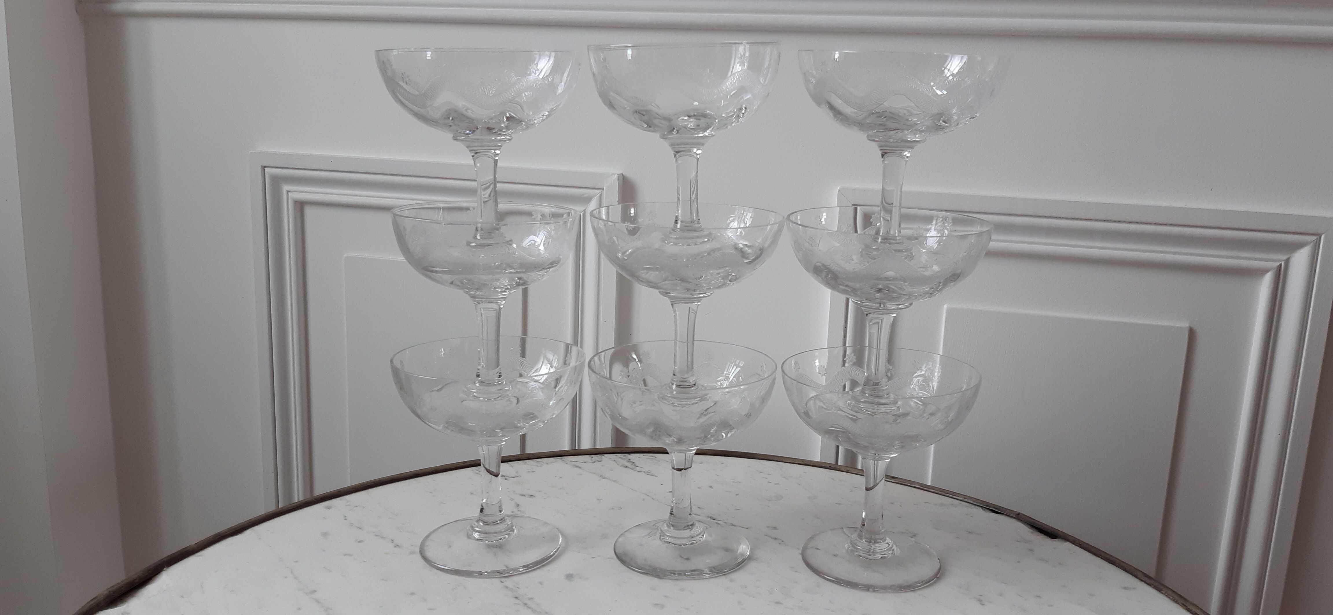 Set of 9 champagne glasses in crystal engraved XIXth