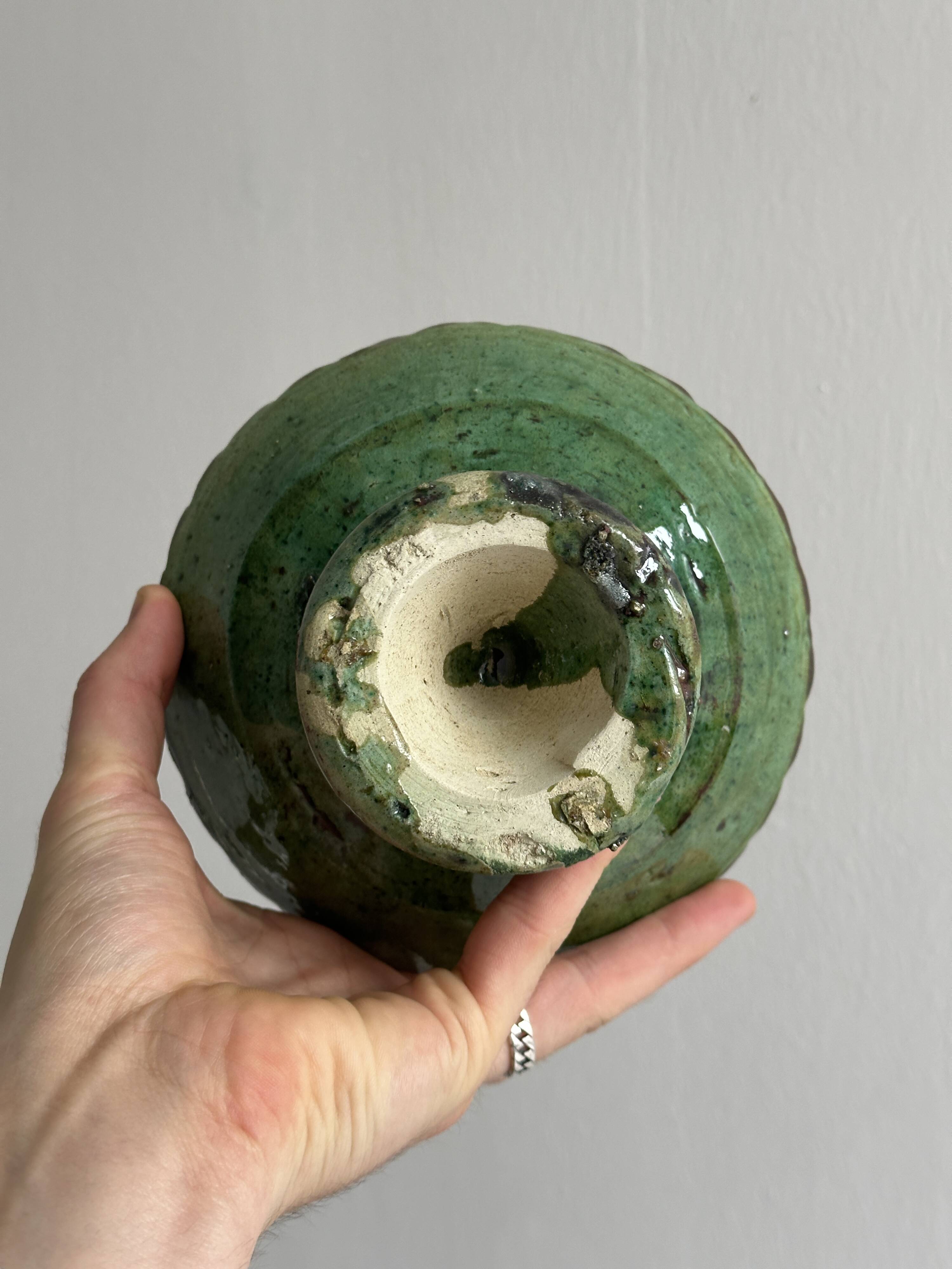 Petite coupe sur pied en céramique artisanale