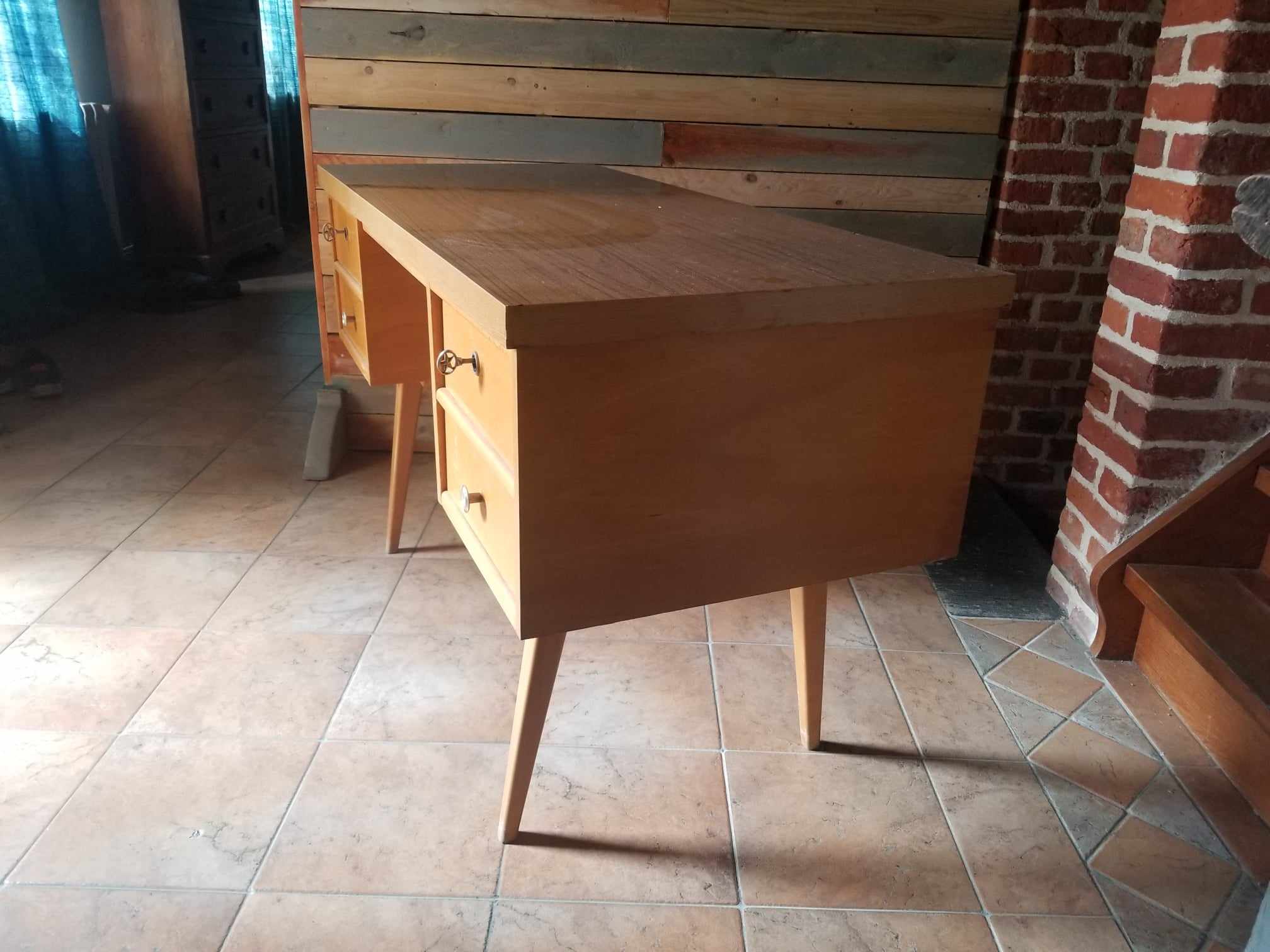 Ekawerk desk