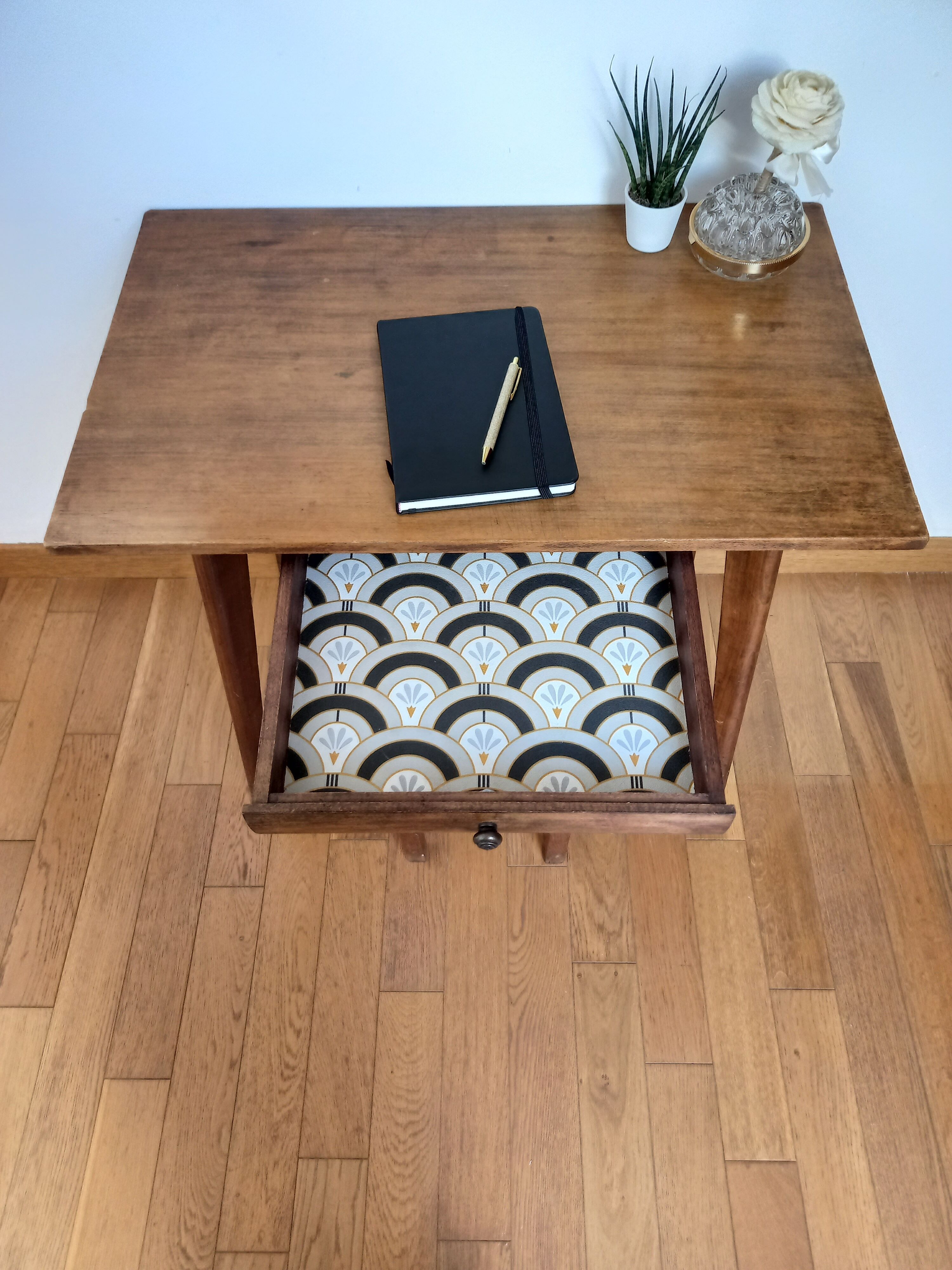 Bureau pieds compas
