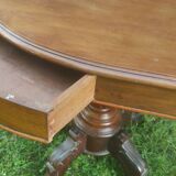 Pedestal table