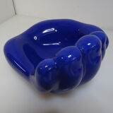 Hand empty vintage ceramic pocket