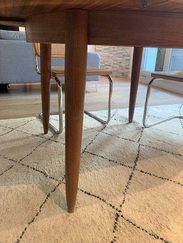 Vintage MDK extendable round table in teak, Scandinavian design from the 1960s.