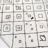 Berber carpet Beni Ouarain with black diamonds 296x187cm