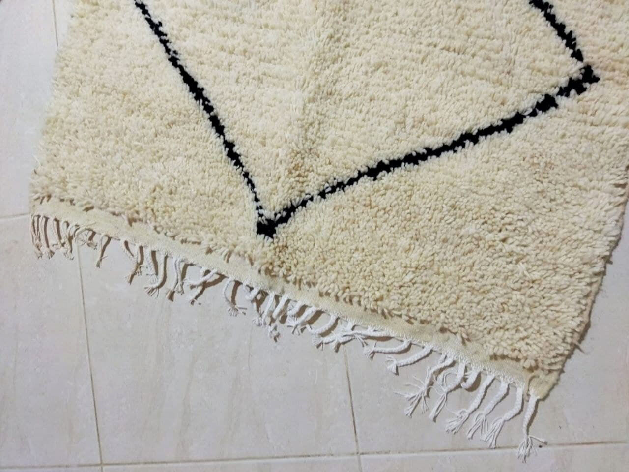 Moroccan berber carpet 157x107cm