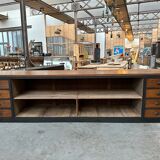 Counter early twentieth oak