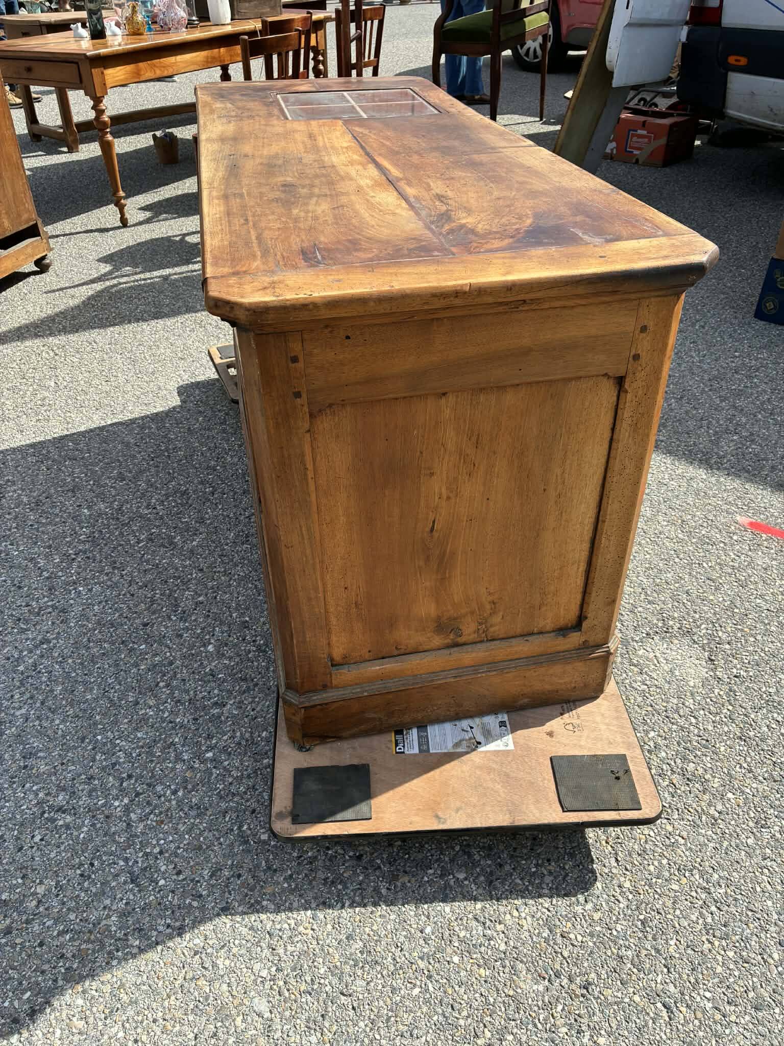 Commercial bank/Counter