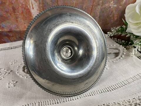 Manoir pewter hand candle holder with handle