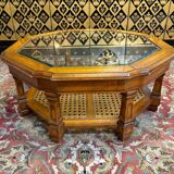 Rounded table in wood and glass