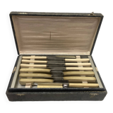 Ménagère de couteaux, 1970