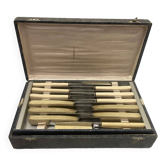 Ménagère de couteaux, 1970