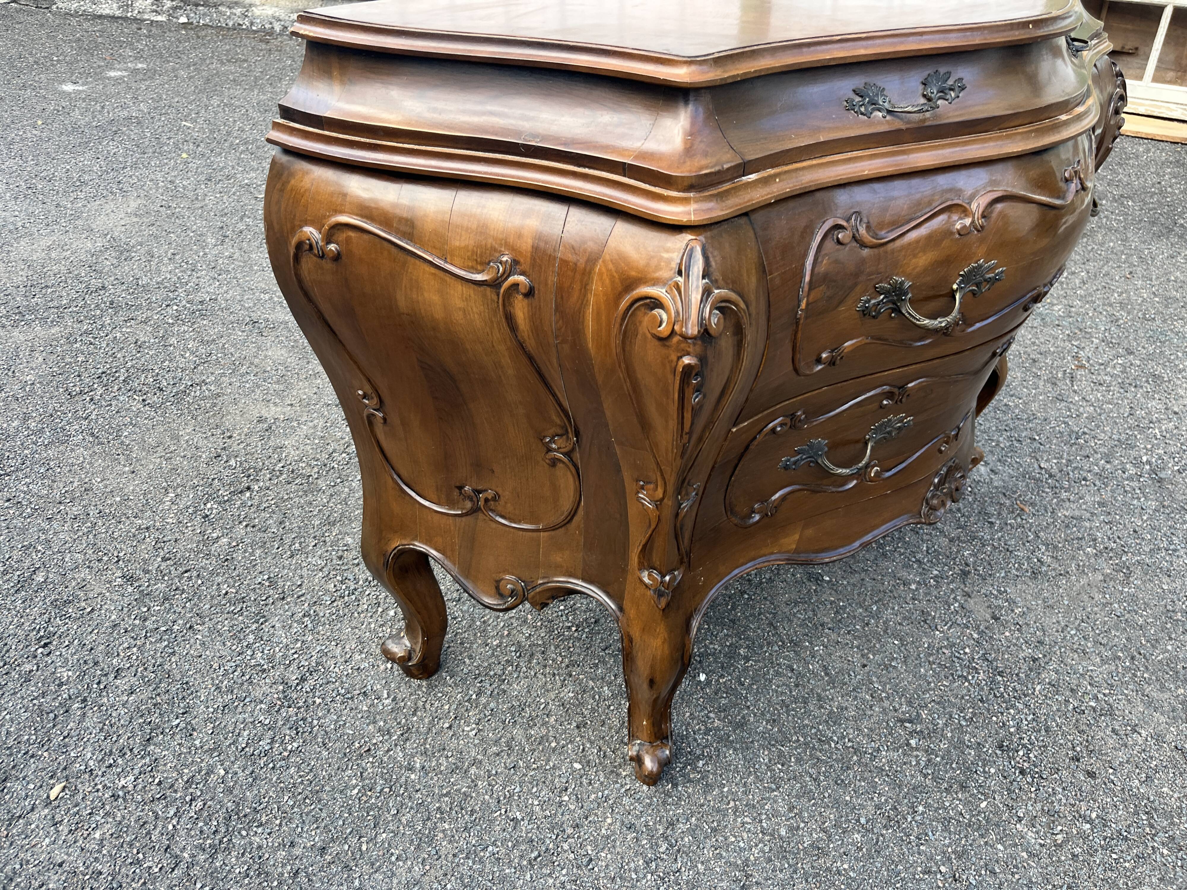 Bordeaux tomb chest of drawers, Louis XV style