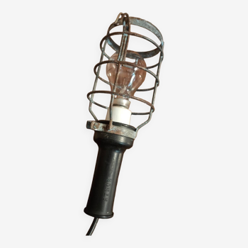 Ancienne lampe baladeuse de garage Atrow