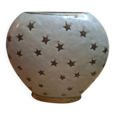 Small vintage soliflore vase in white enamelled brass with golden stars.