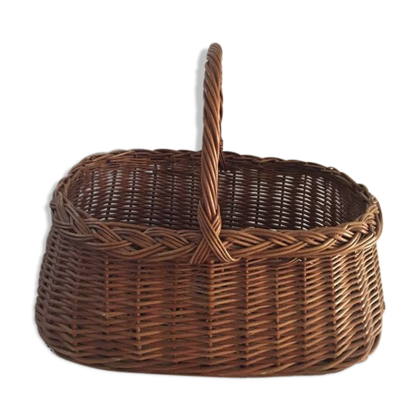 Woven wicker basket