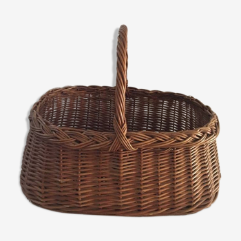 Panier en osier tressé