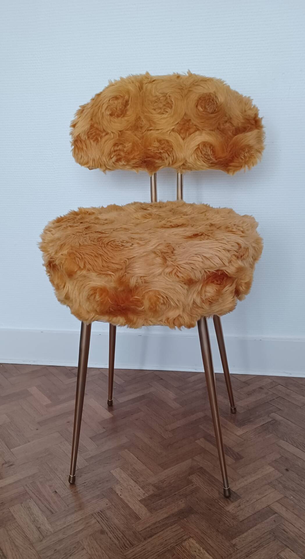 Pelfran Space Age shaggy chair
