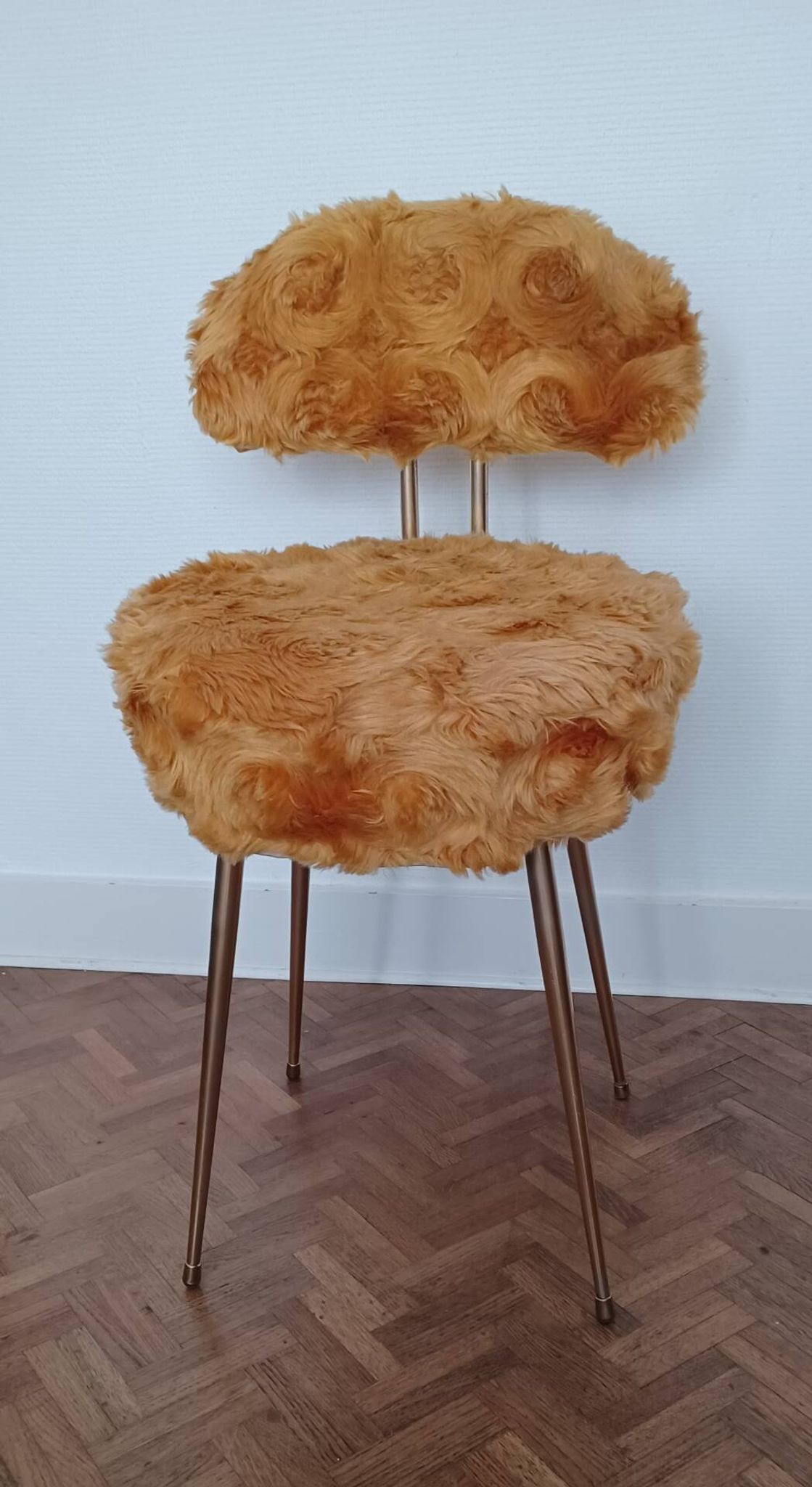 Pelfran Space Age shaggy chair