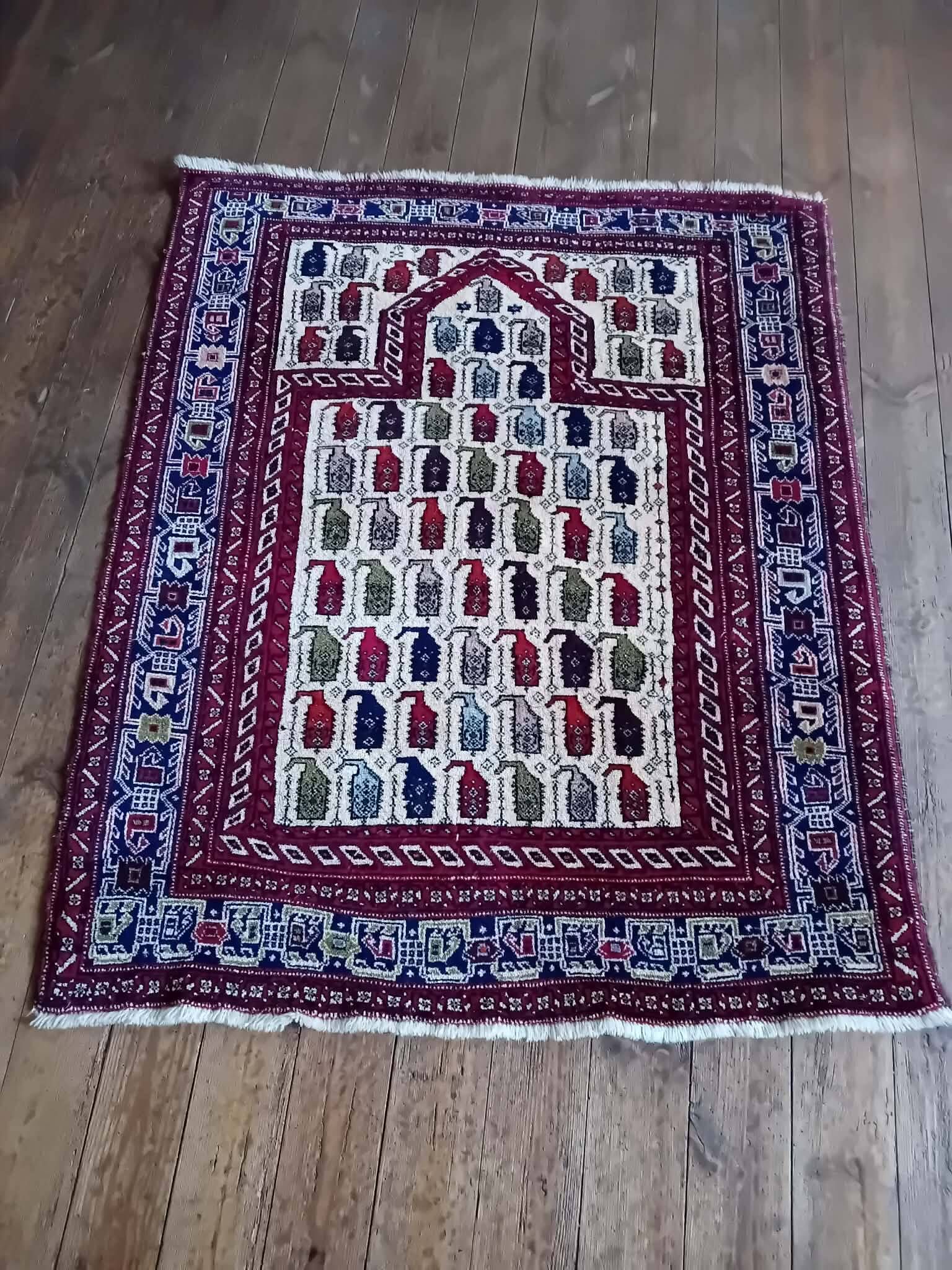 Tapis Persan Afshar fait main 138x112cm