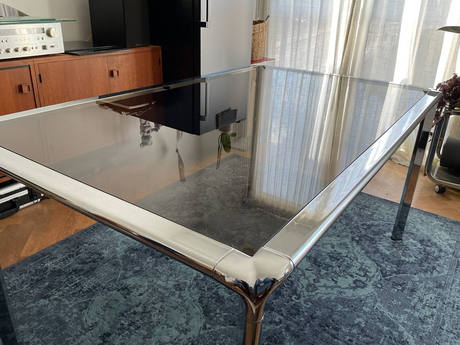 Table à manger chromée design et production par Fratelli Orsenigo