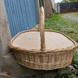 Wicker pastry basket