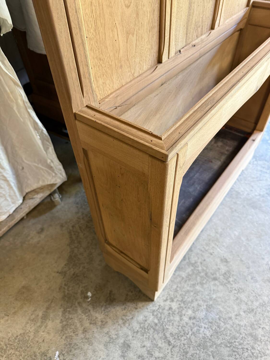 Entrance hall coat rack