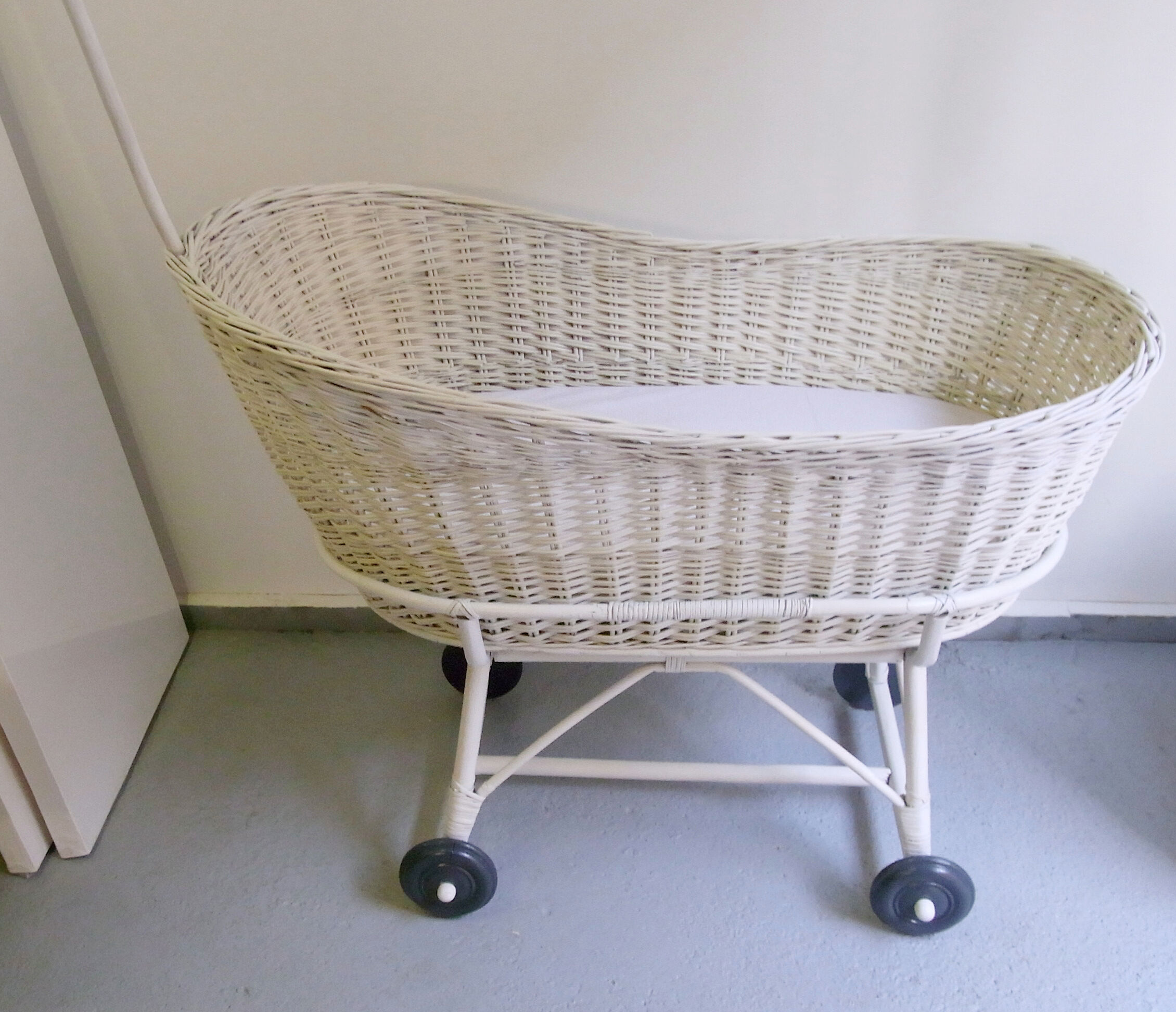 Cradle rattan