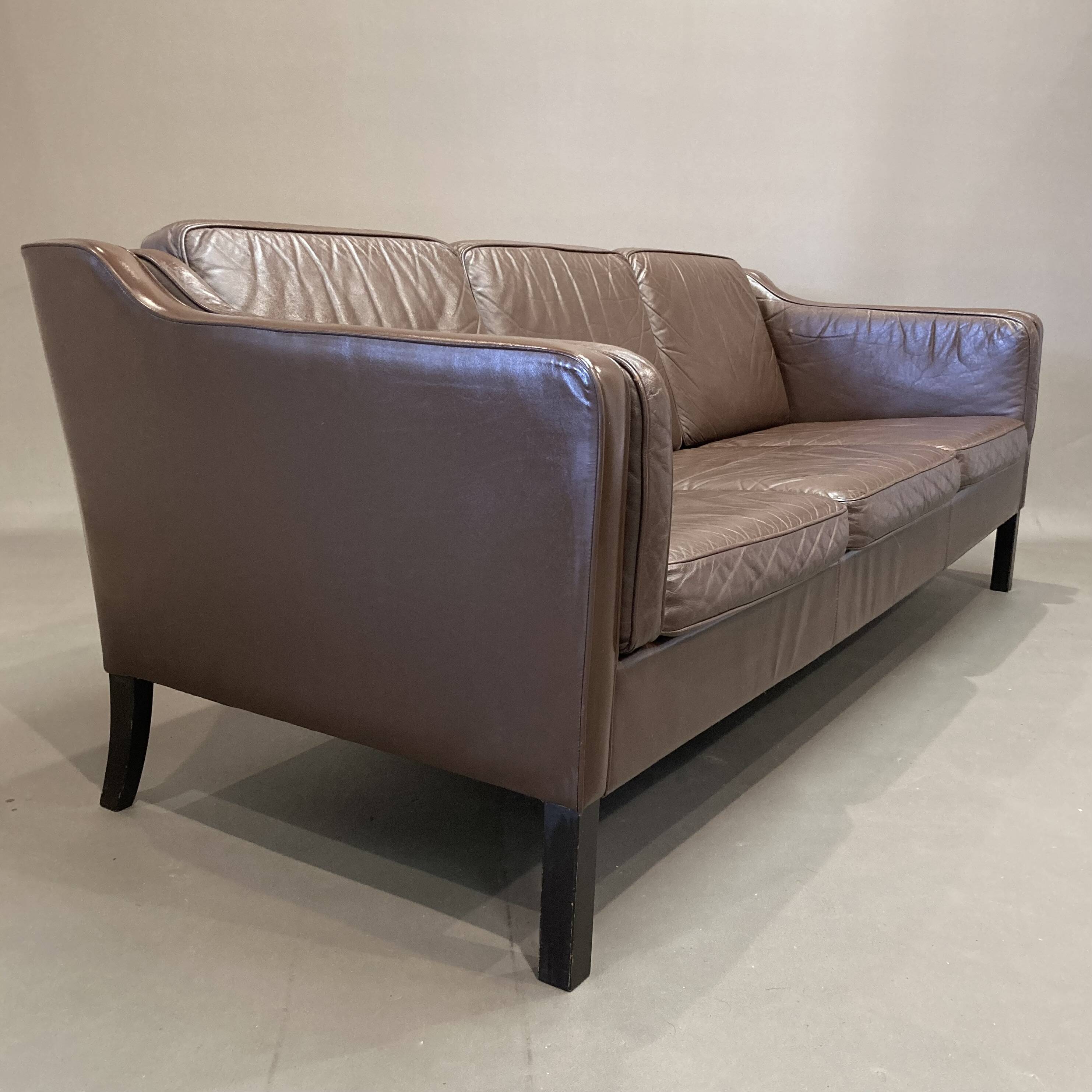 Scandinavian design 3-seater leather sofa.