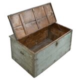 Coffre de rangement en bois à patine bleue