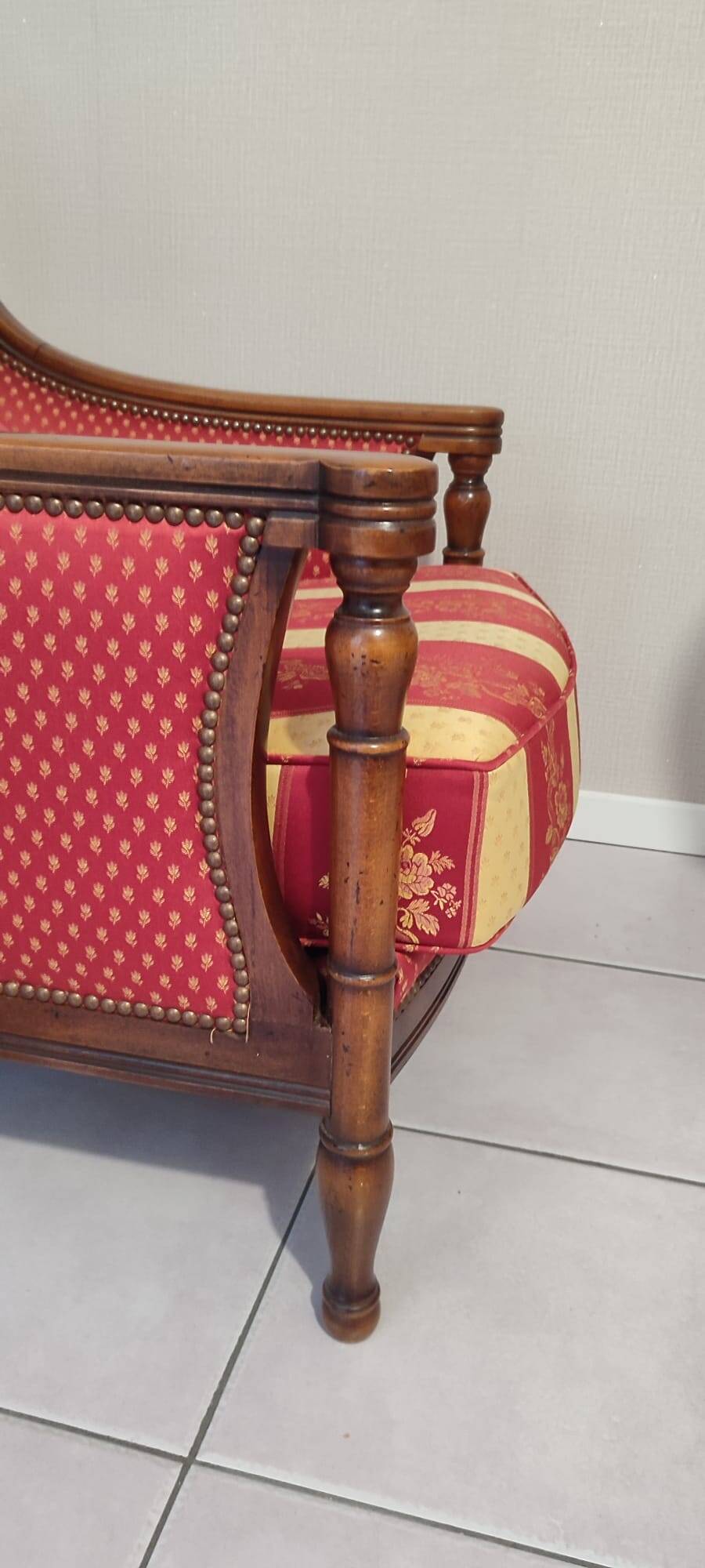 Lot de 5 fauteuils (2 voltaire et 3 fauteuils classiques bois massif)