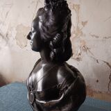 Large bust in old plaster Marie-Antoinette patinated black.  Dimensions 75 cm/52 cm