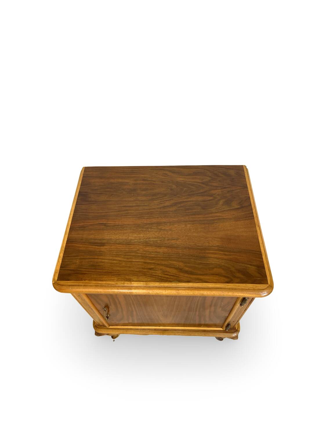 Tables de chevet italiennes en placage de noyer du milieu du siècle, années 1960.