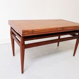 Flexible scandinavian vintage coffee table
