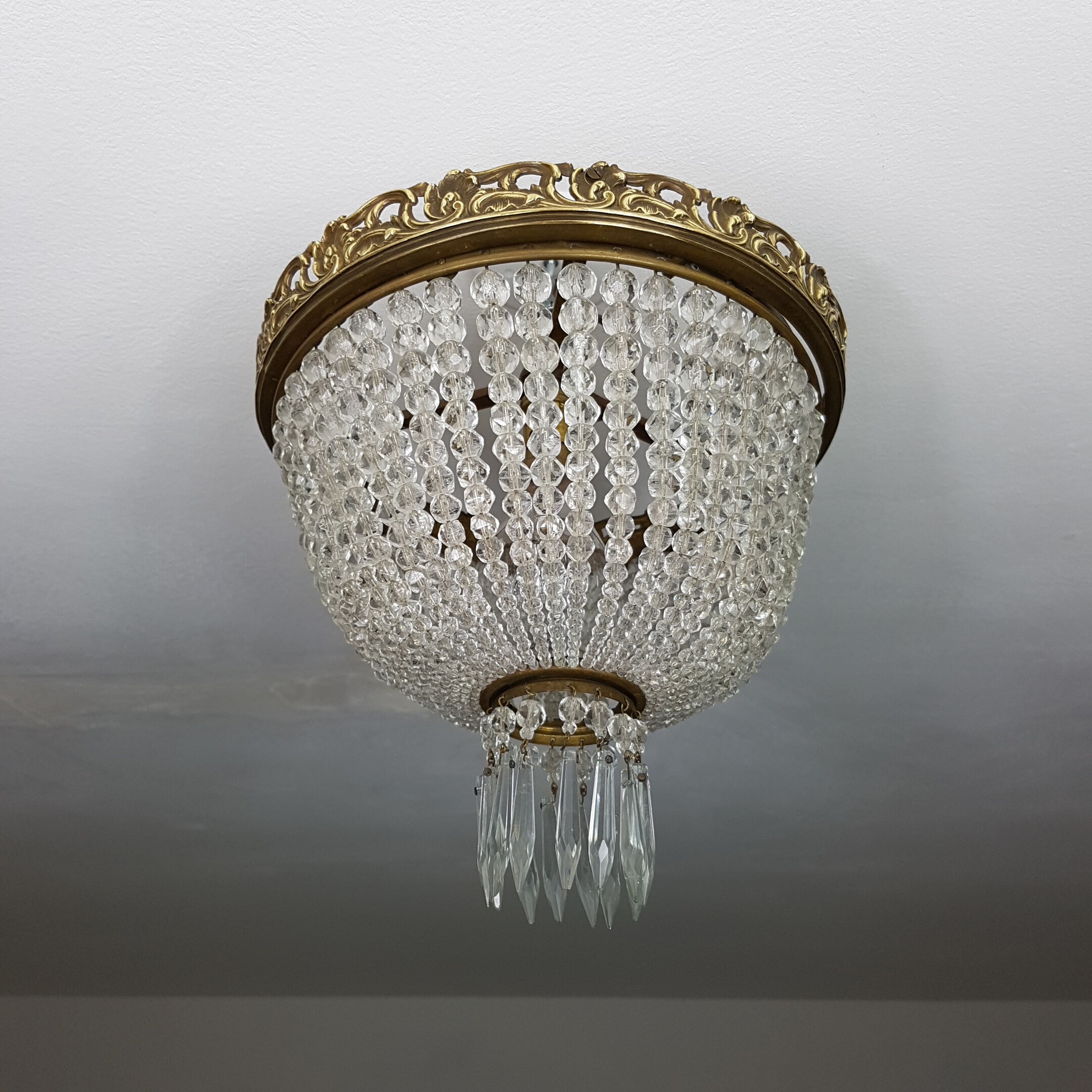 Ceiling light trash pearls and Crystal pendants
