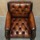 Ensemble Chesterfield cuir avec lion sculpté à la main restauré