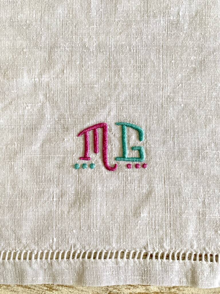 Hand-embroidered napkins, mono MG, Venice days - 57x54 cm - linen