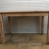 Farm table