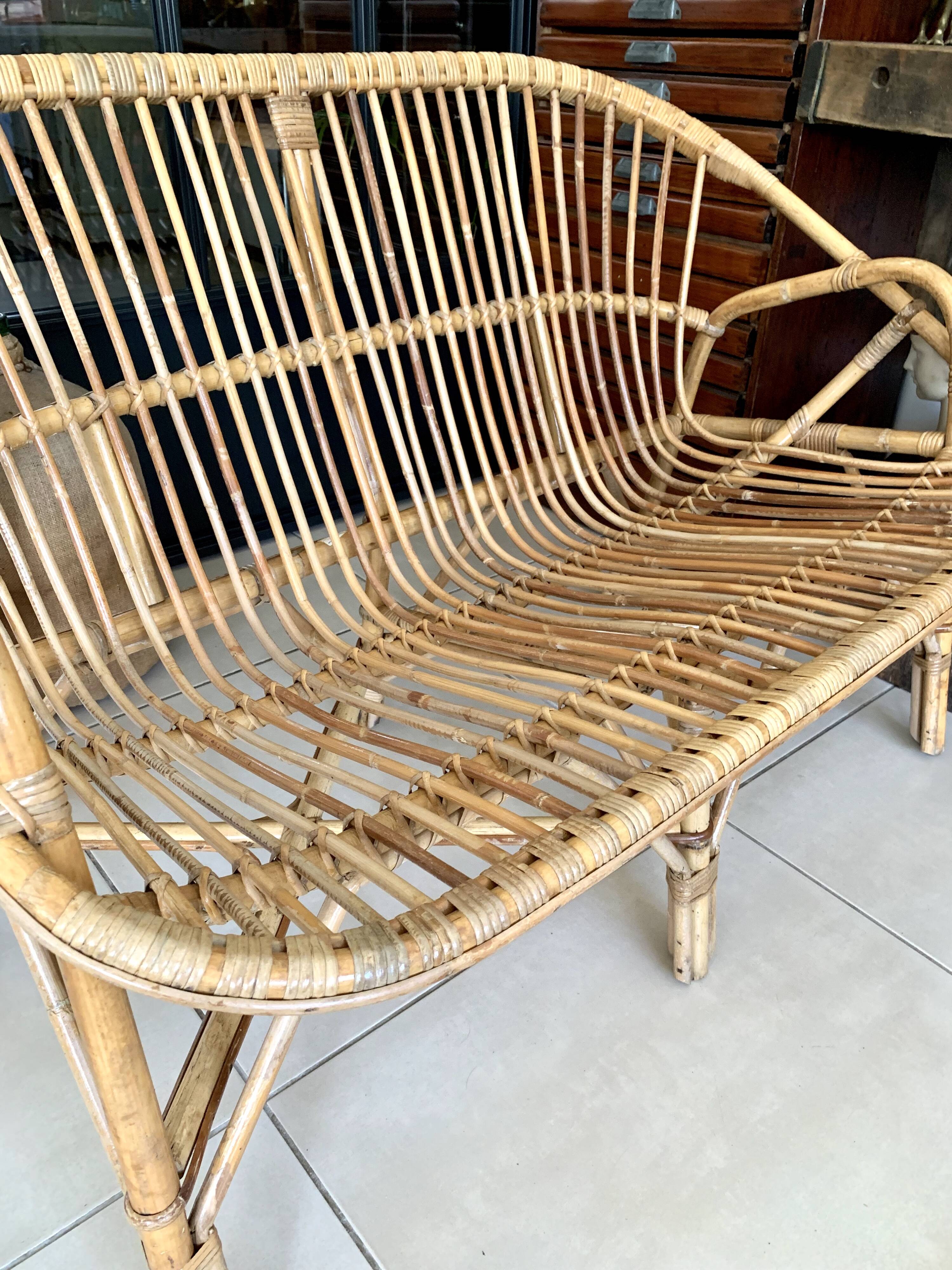 Old vintage sofa / rattan bench