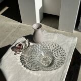 Large classic diamond-tipped glass salad bowl