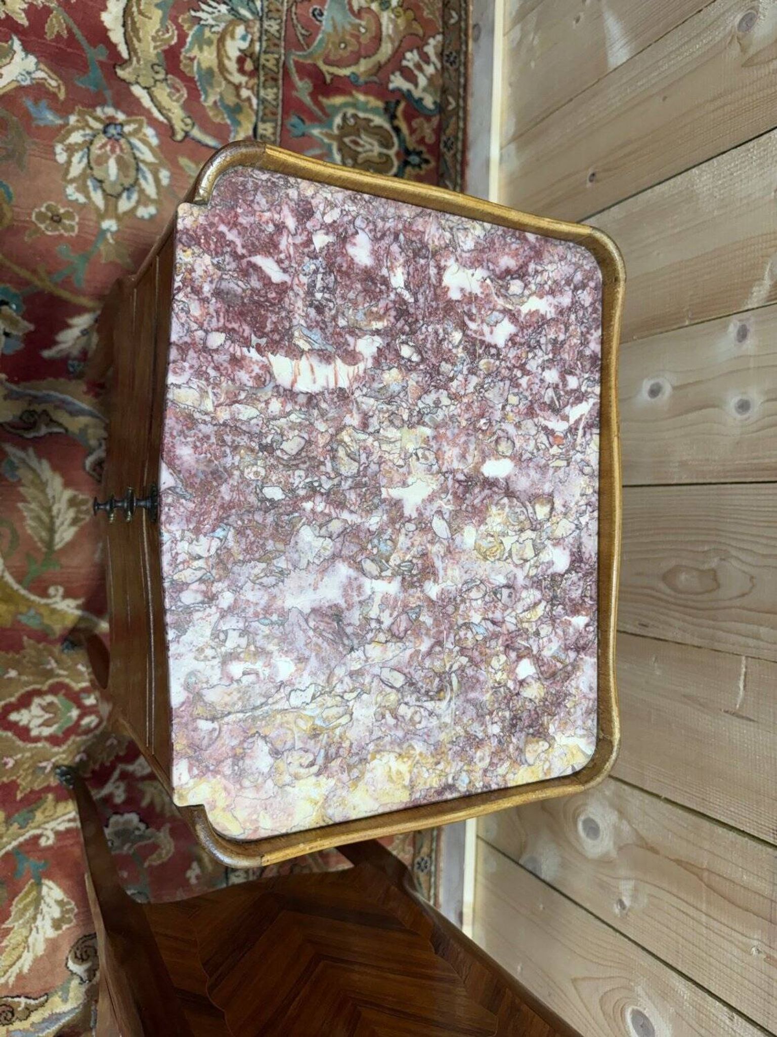 Paire de tables de chevet de style Louis XV en marqueterie